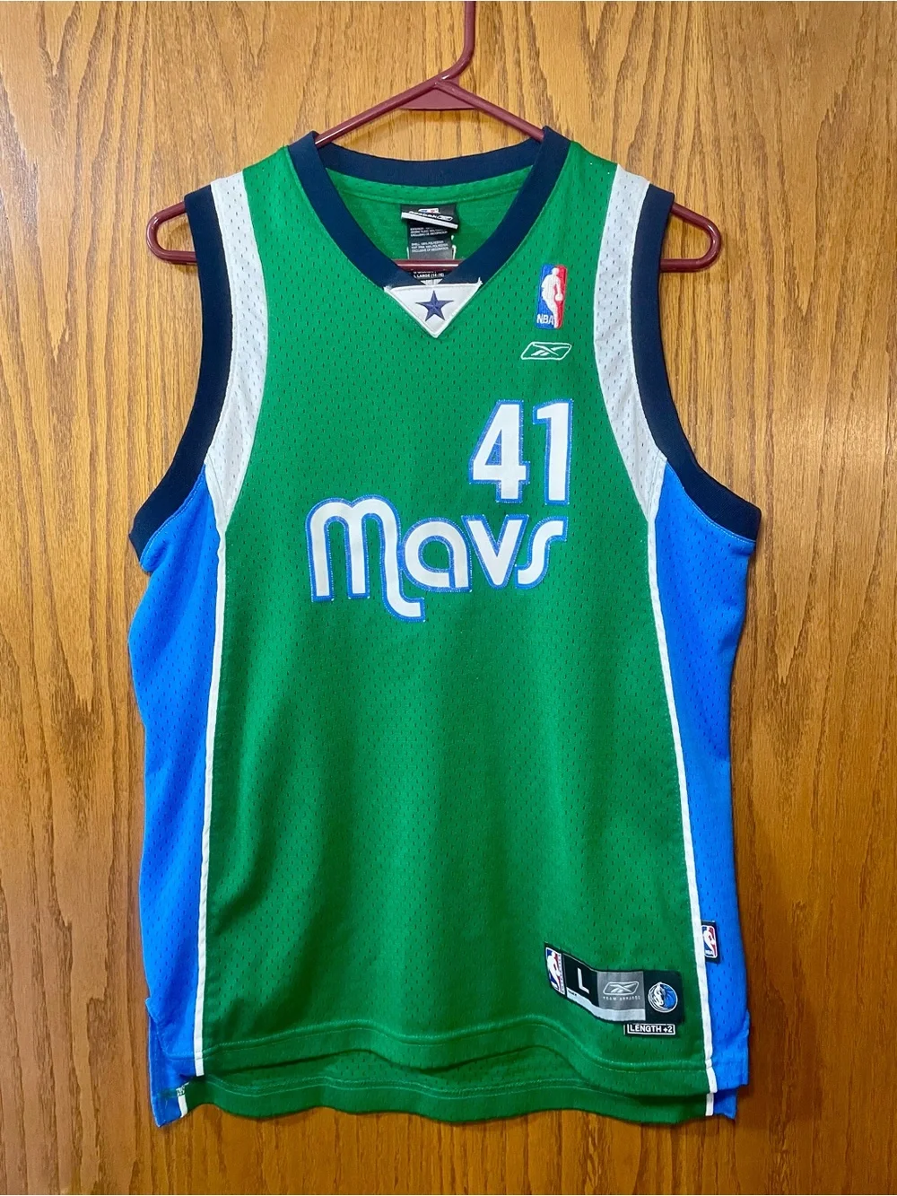 Reebok NBA Dallas Mavericks #41 Dirk Nowitzki Jersey Boys Large Green Y2K VTG
